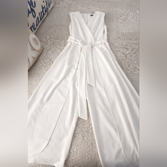 SHELBY & PALMER Women's White PANT JUMPSUIT Sleeveless V-Neck Tie Waist Size 14W - Picture 2 of 11